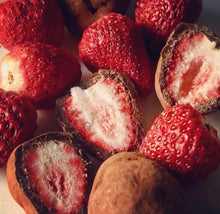 Load image into Gallery viewer, House of Nester - Freeze Dried Strawberries Cocoa Dusted 110g
