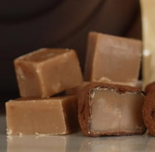 Load image into Gallery viewer, House of Nester - Salty Fudgy Caramels 175g
