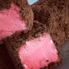 Load image into Gallery viewer, House of Nester - Mooshy Strawberry Marshmallow 175g
