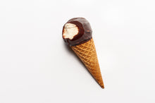 Load image into Gallery viewer, The Toddy Shop Choc Top - Vanilla Butter 100g (COLD)
